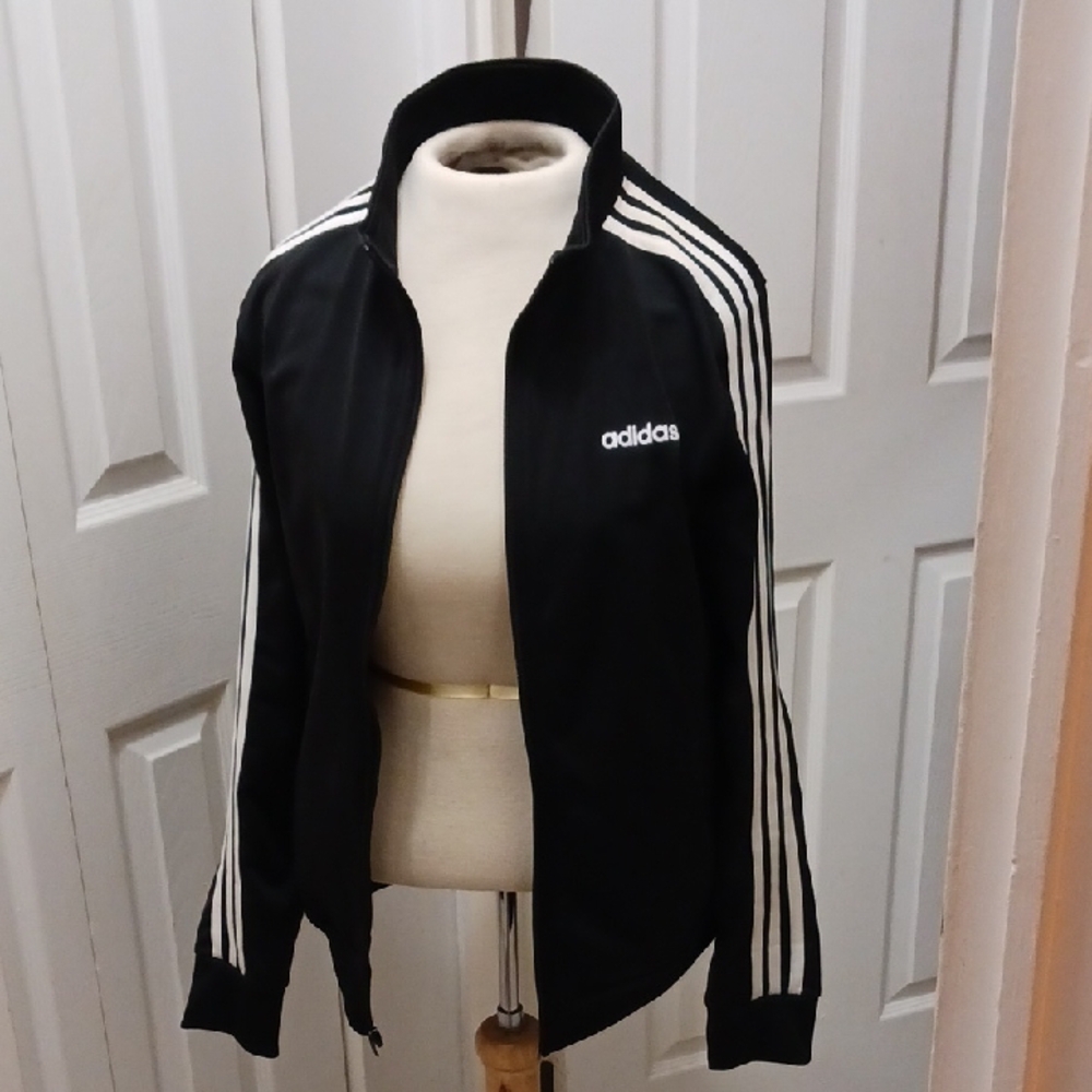 ADIDAS TRACK JACKETw/free Black ADIDAS HAT